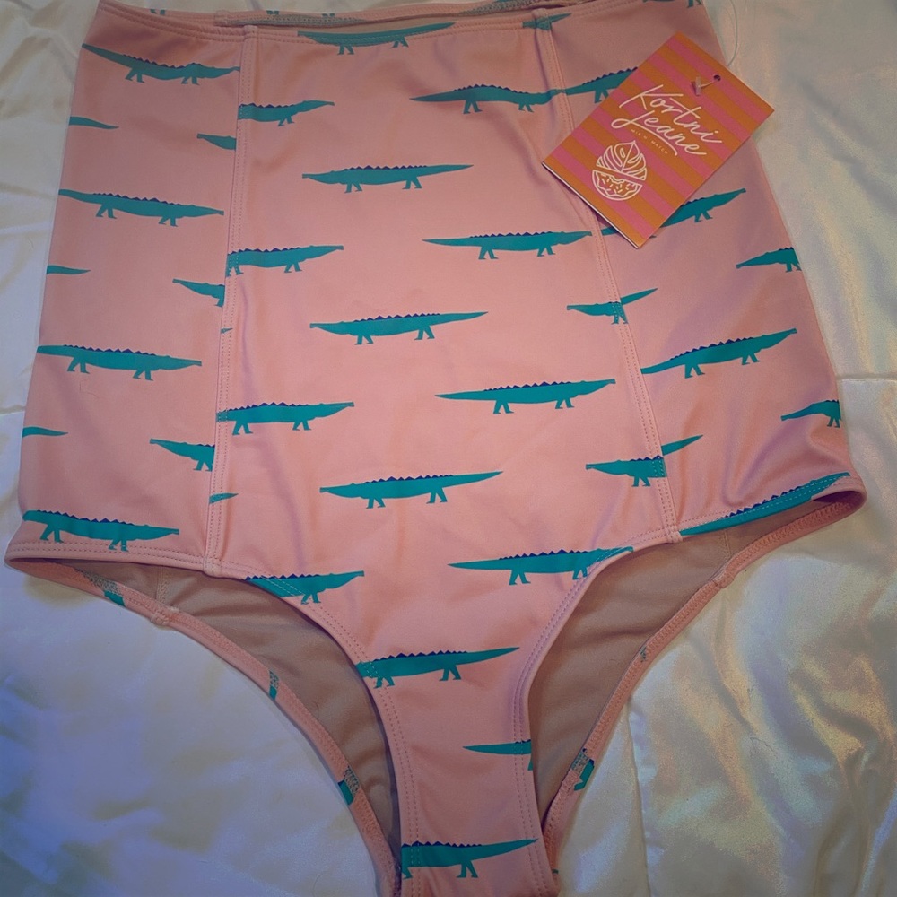 Kortni Jeane Extended High-Waisted bottoms